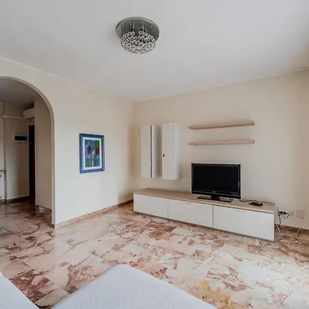 Miranda - In Mestre With Balcony! Apartment Marghera